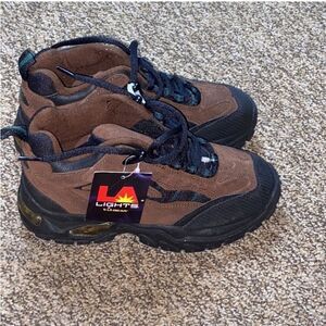 Super Rare VTG, 1999 LA GEAR Leather Upper Suede Unisex Size 3.5 US